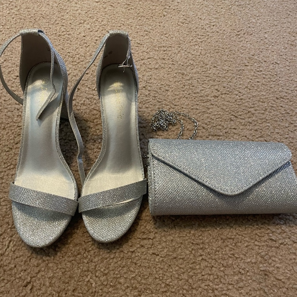 High heels and purse. Great for prom!